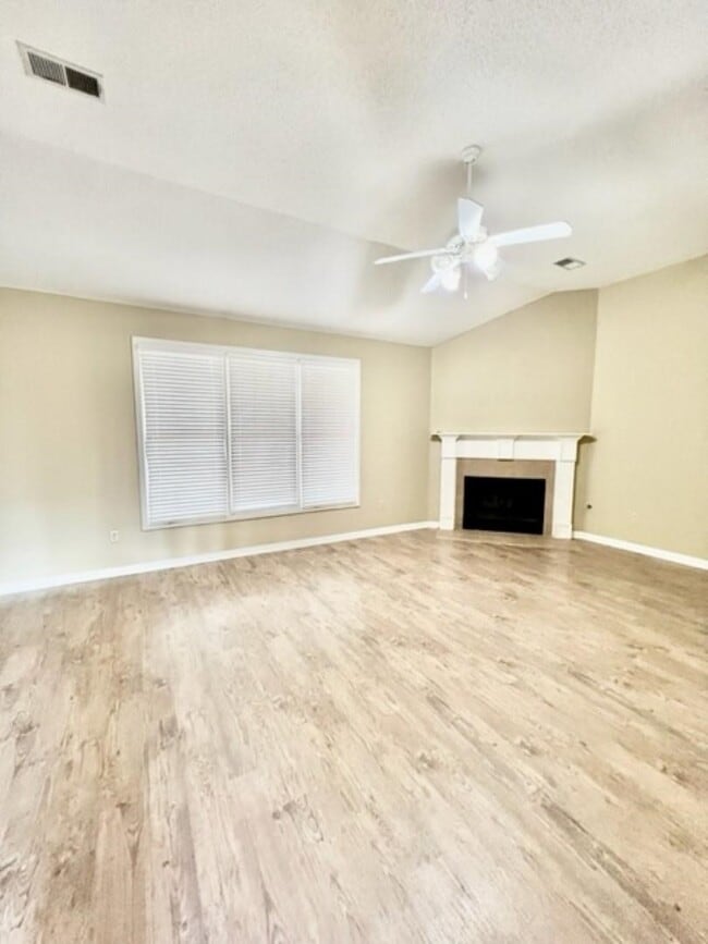 Building Photo - 1464 River Pine Dr