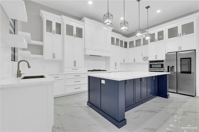 Building Photo - 16 E St