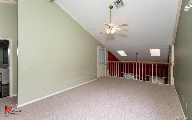 Building Photo - 8917 Glenmora Dr