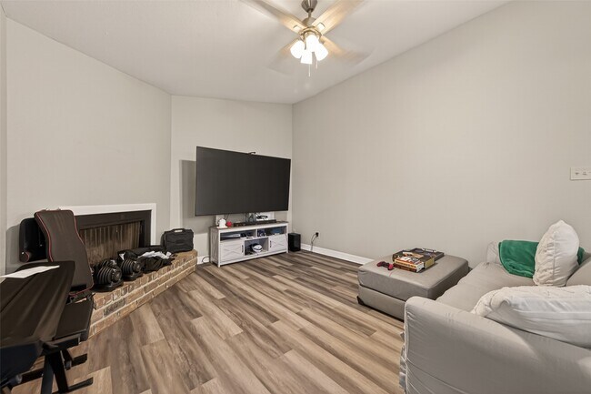 Building Photo - 14555 Wunderlich Dr