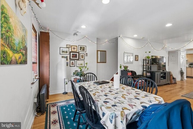 Building Photo - 615 S 11th St