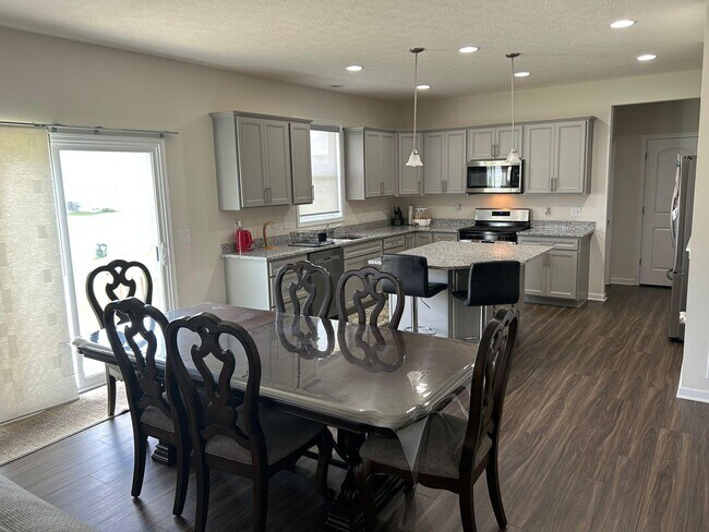 Building Photo - 241 Sunstone Ln
