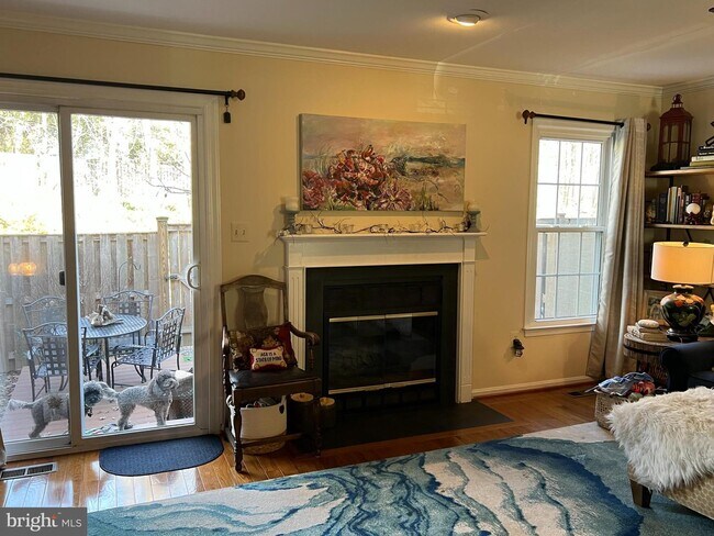 Building Photo - 37 Carriage House Cir