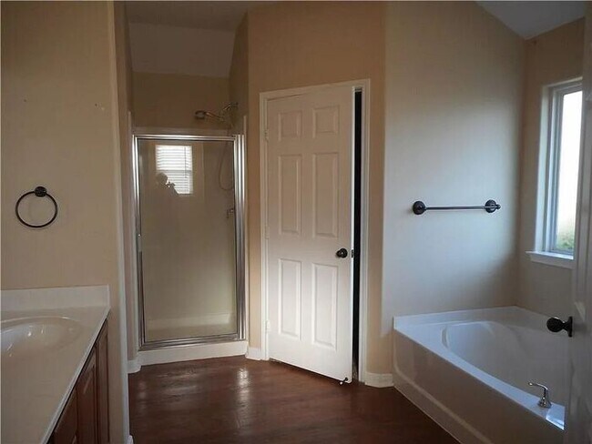 Building Photo - No App Fees.