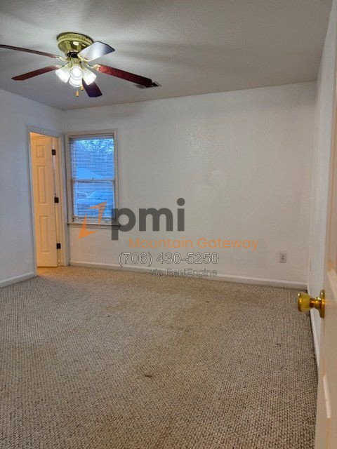 Building Photo - 111 Primrose Dr