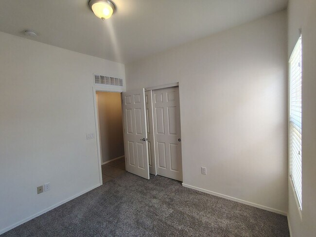 Building Photo - 8990 W Cloudwood Dr