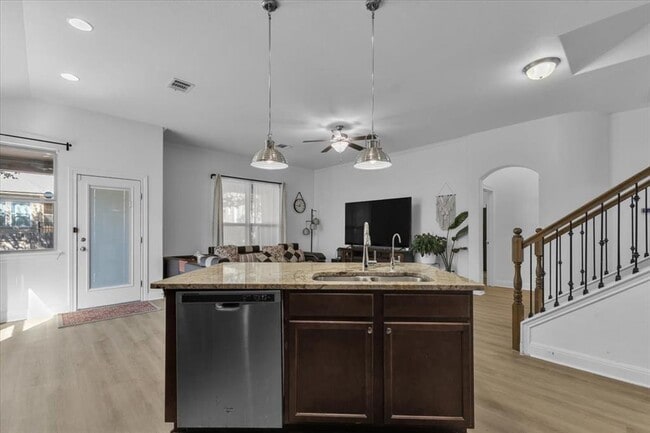 Building Photo - 4421 Trinity Woods St