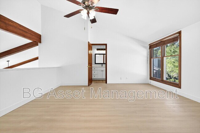 Building Photo - 2079 Ascot Dr