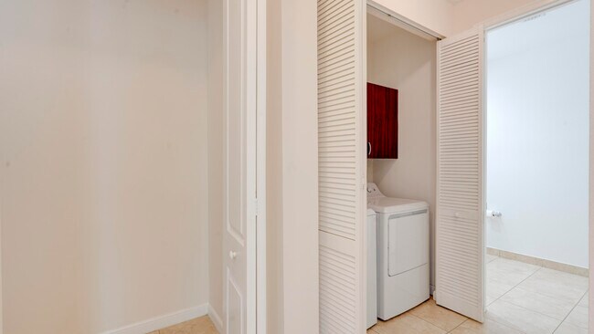 Building Photo - 3055 NW 126th Ave