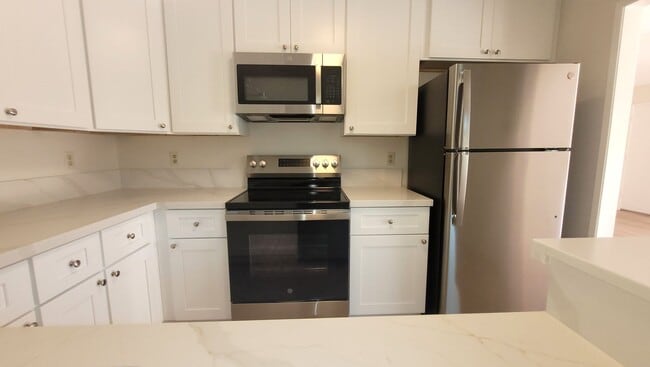 Building Photo - Convienently Located In Mira Masa