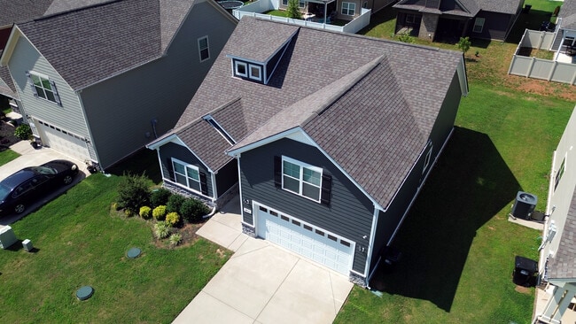Building Photo - 2431 Hollis Dr