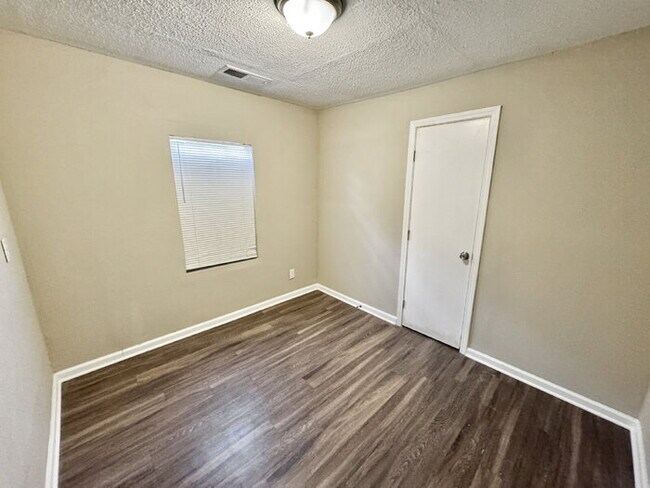 Building Photo - 1761 Winston Dr