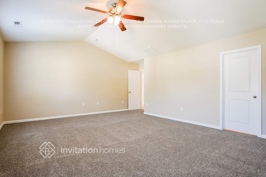 Building Photo - 6105 Watsonia Dr