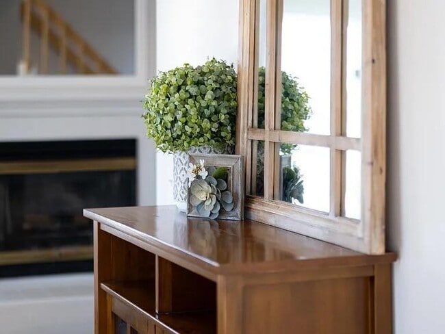 Building Photo - 262 Woodhill Rd