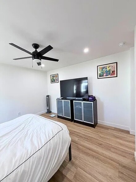 Building Photo - 715 Sunset Ave