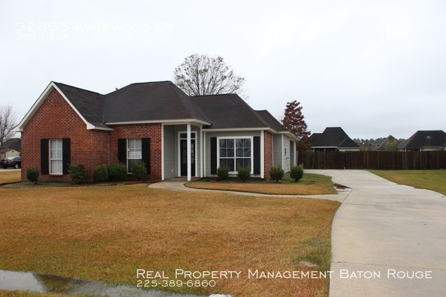Primary Photo - Beautiful Updated Home in Fenwood Estates
