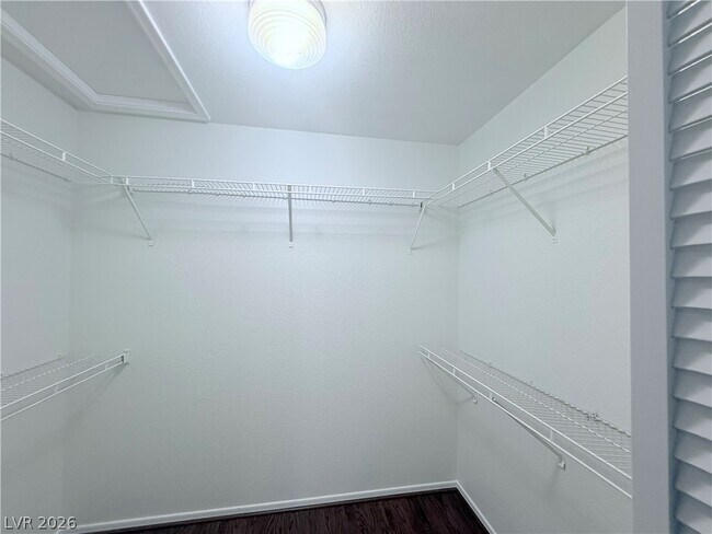 Building Photo - 9709 Blue Bell Dr