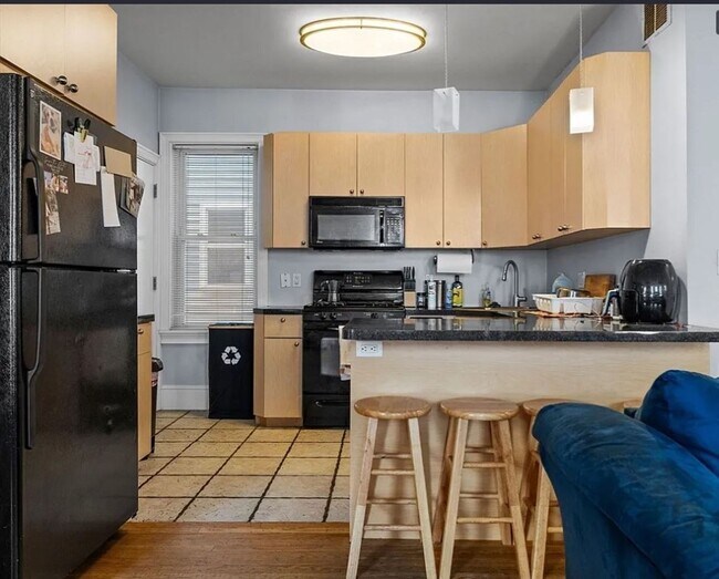 Building Photo - Marine Rd