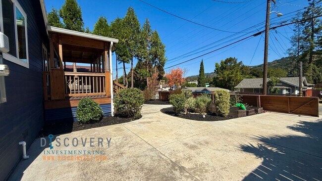 Building Photo - Stylish 3 Bedroom Retreat in the Oakland H...