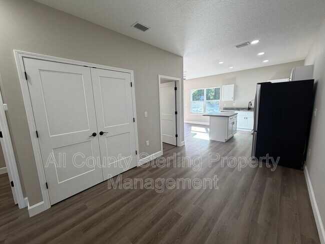 Building Photo - 1390 SE Magnolia Loop