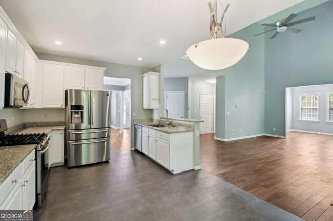 Building Photo - 2011 Chelton Way SE