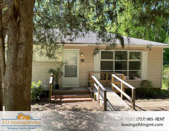 Primary Photo - Newly Updated 3 Bedroom close to Colonial ...