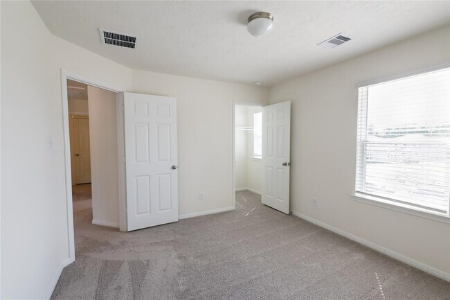 Building Photo - 9426 Castillo Ct