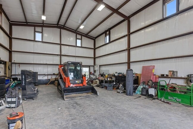 Building Photo - 3701 Timber Wolf Trl