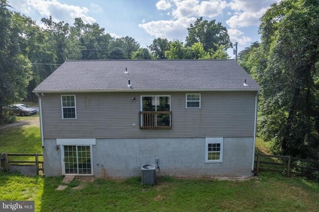 Building Photo - 430 Cedar Creek Dr