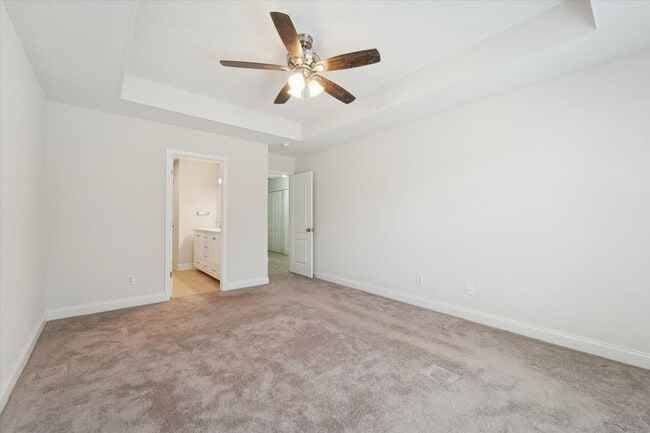 Building Photo - AVAILABLE NOW! (Pet Friendly)