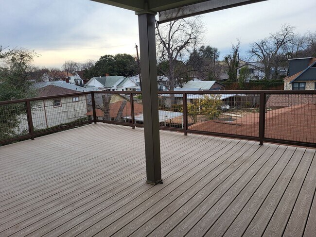 Building Photo - Contemporary Home in Woodlawn Terrace