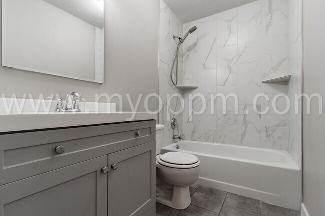 Building Photo - Beautifully Remodeled 3 Bedroom / 1.5 Bath Home | Millard