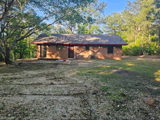 Building Photo - 304 Lennard Ave