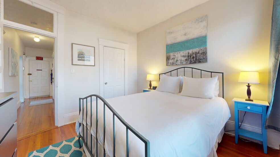 Building Photo - 631 Washington St