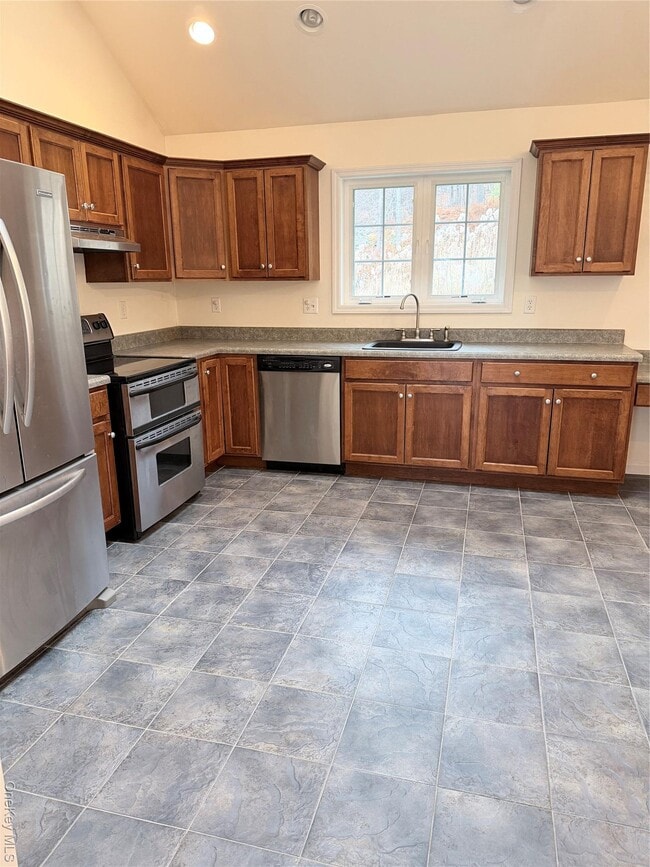 Building Photo - 1043 Roosa Gap Rd