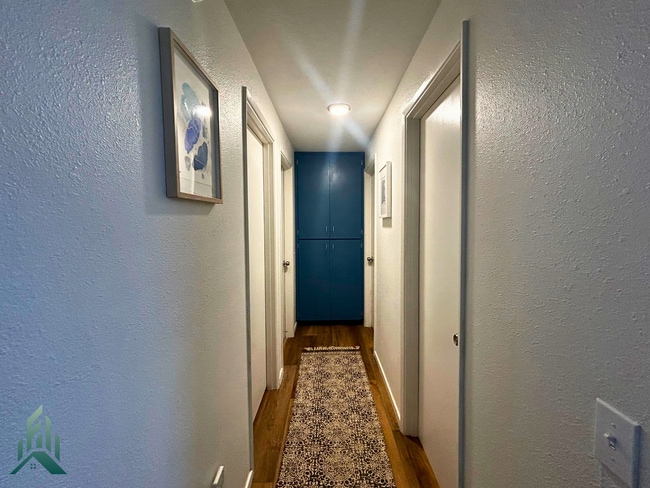 Building Photo - Completely Renovated 3 bed/2 bath Home