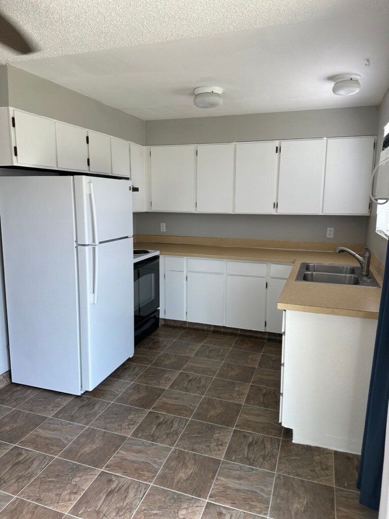 Building Photo - 226 W 21st Ave