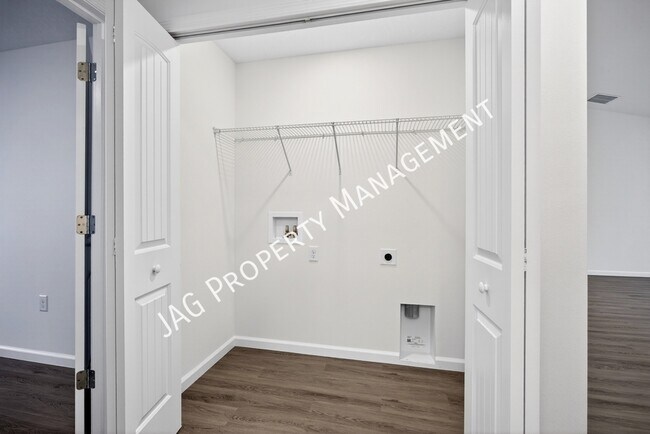 Building Photo - 1401 Degroodt Rd SW