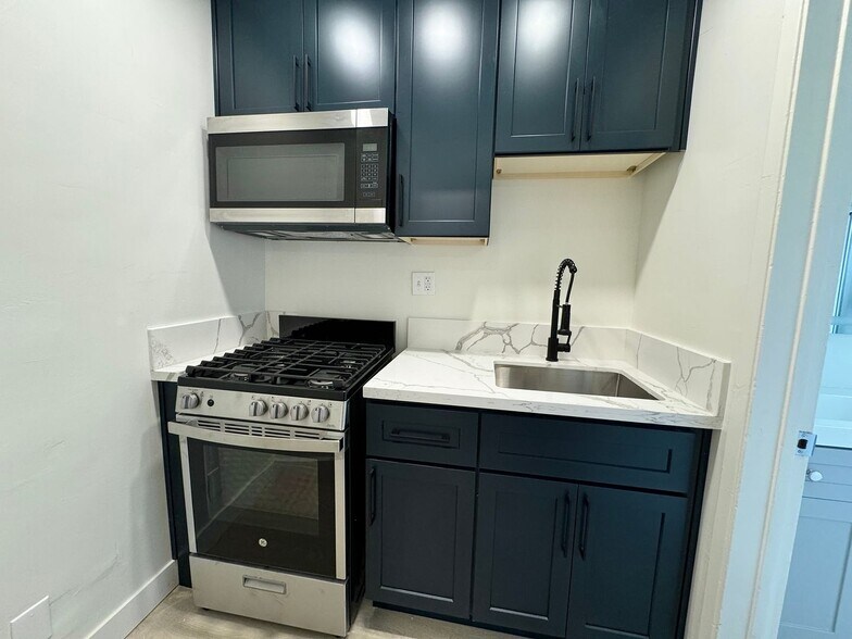 Building Photo - 3623 Keystone Av