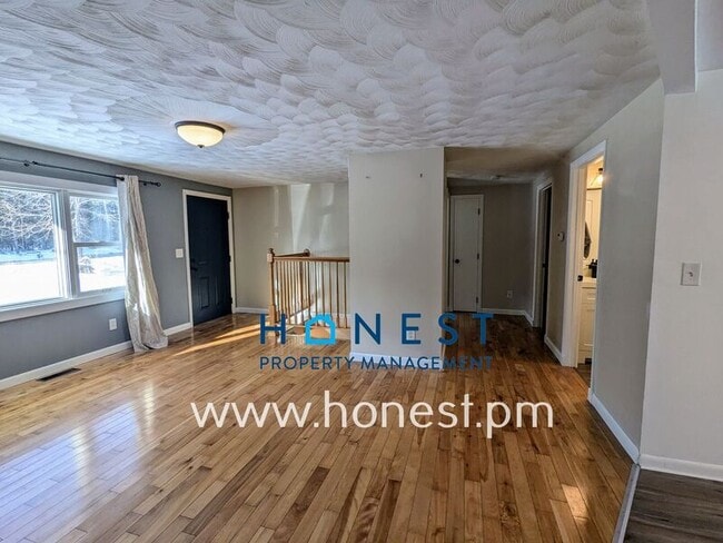 Building Photo - 151 Chimney Rd