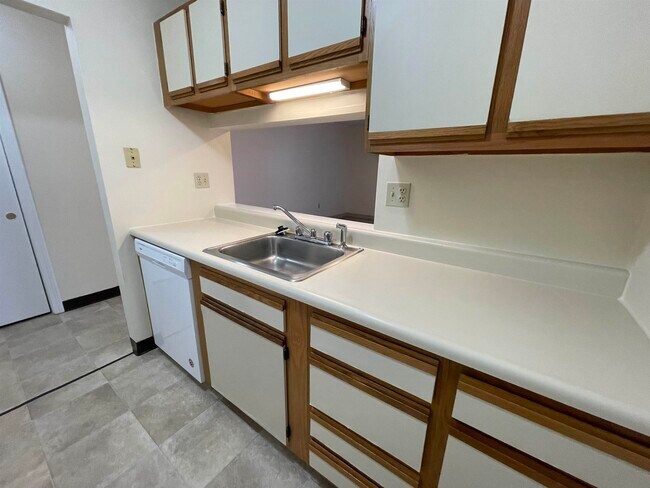 Building Photo - 175 Eastern Ave