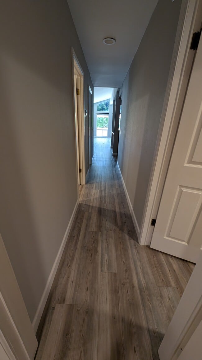 Building Photo - 909 Richland Rd