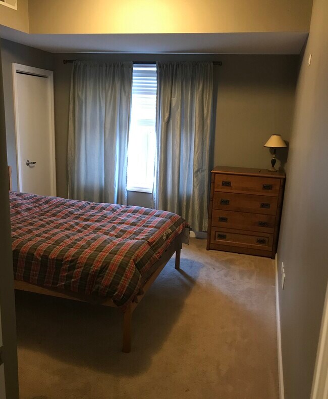 Building Photo - 50 S Grove Ave