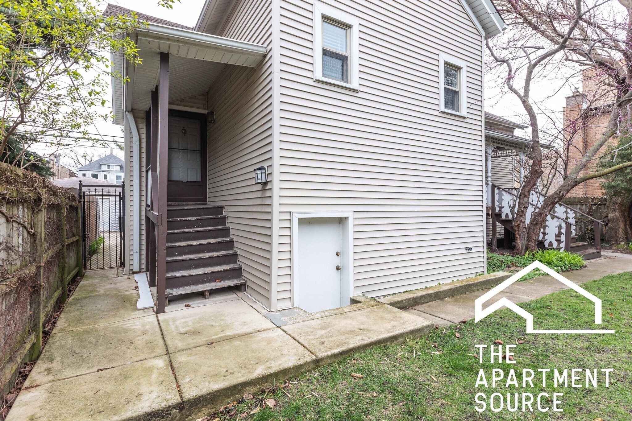 Building Photo - 4410 N Greenview Ave