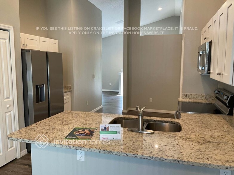 Building Photo - 30939 Stone Arch Ave