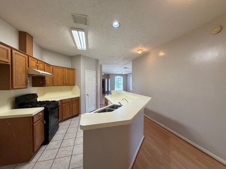 Building Photo - 13403 Agarita Ln