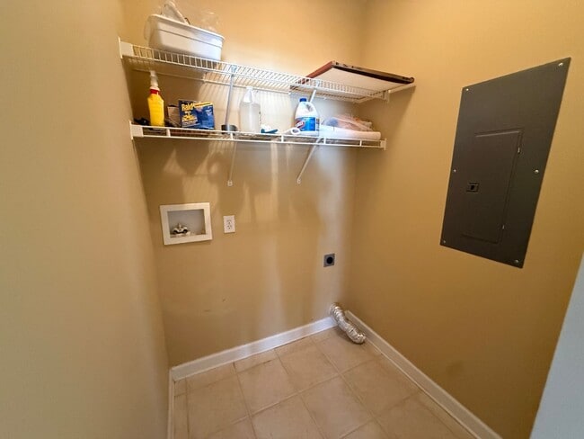 Building Photo - Great 3 Bedroom Twin Home in Ogletree Village