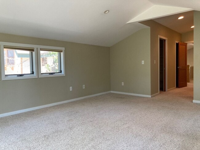 Building Photo - 3BR/3BA with FP, fenced front yard, lots of beautiful upgrades!