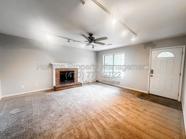 Building Photo - 4925 Farmstead Ct NE