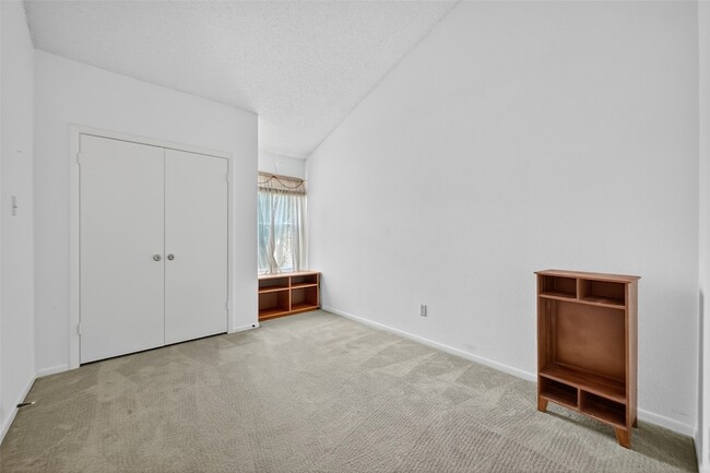 Building Photo - 2818 Crest Park Dr